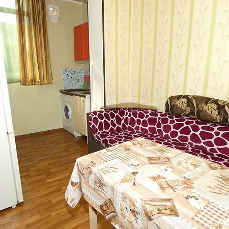 דירות פיזונדה Квартира В Пицунде На Агрба 19 К1 מראה חיצוני תמונה